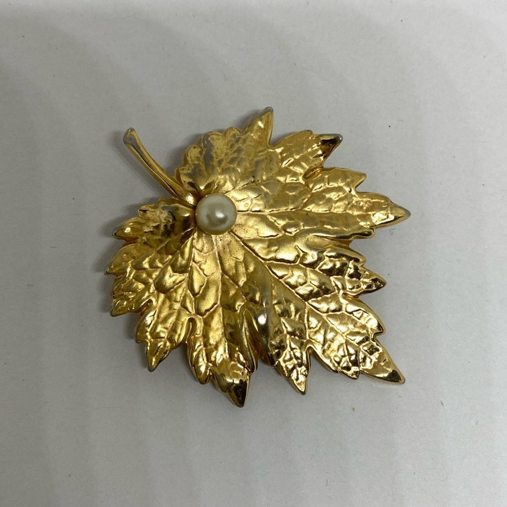 Vintage Napier Leaf Brooch - Picture 3 of 8